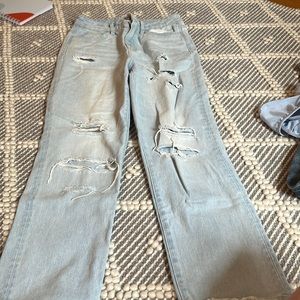 Vervet High-Wasted Ripped Jeans